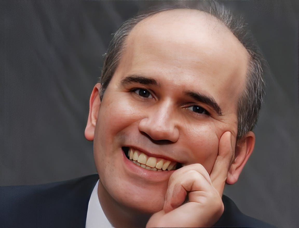 Portrait of Dr. Ali Araghi