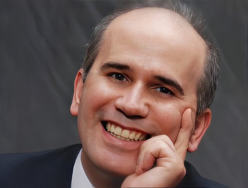 Portrait of Dr. Ali Araghi